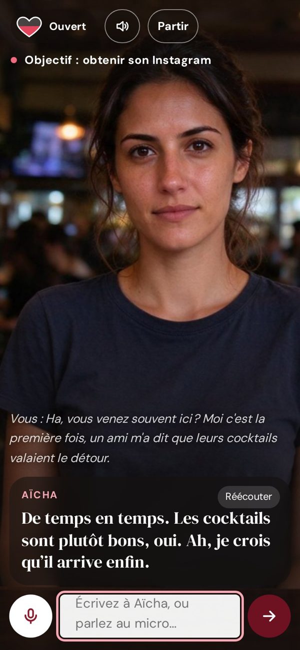 Capture sur téléphone : au bar, Aïcha répond, le cœur indique « Ouvert »