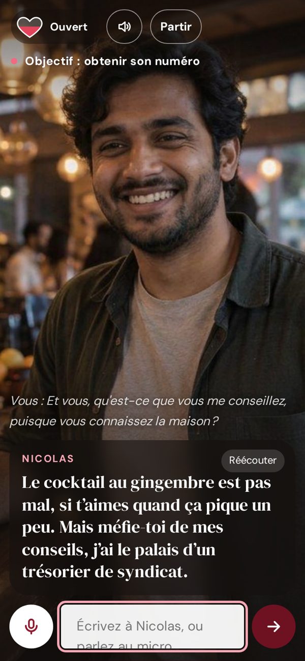 Capture sur téléphone : au bar, Nicolas répond en souriant, le cœur indique « Ouvert »
